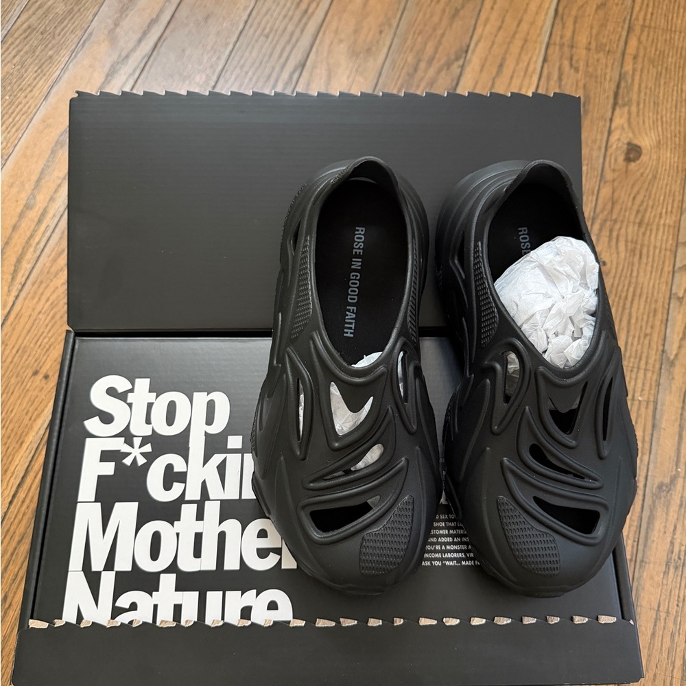 Unisex Sustainable plastic soul shoes